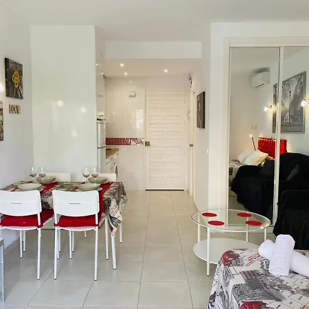 Benalbeach-cozy And Equipped Apt With Water Slides & Beach Lejlighed *